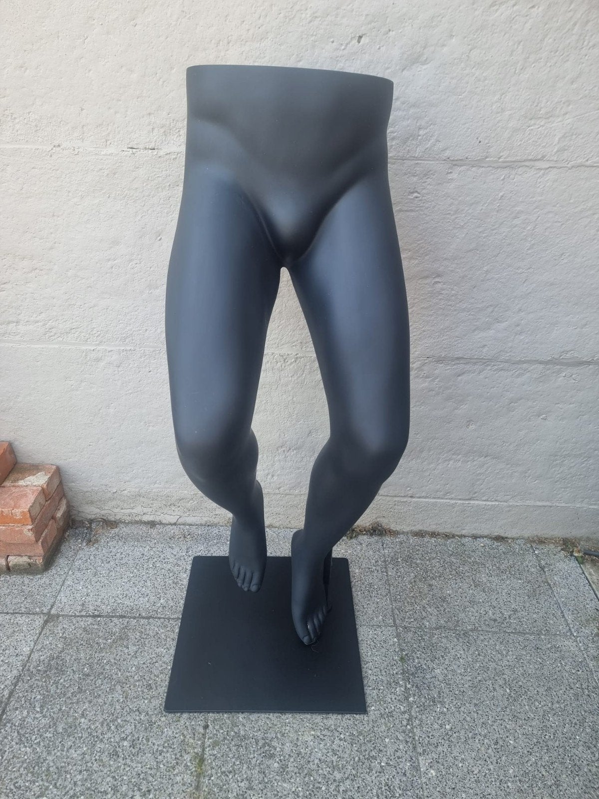 Pieds de fenêtre et pieds de mannequin avec support sur pied, Enlèvement