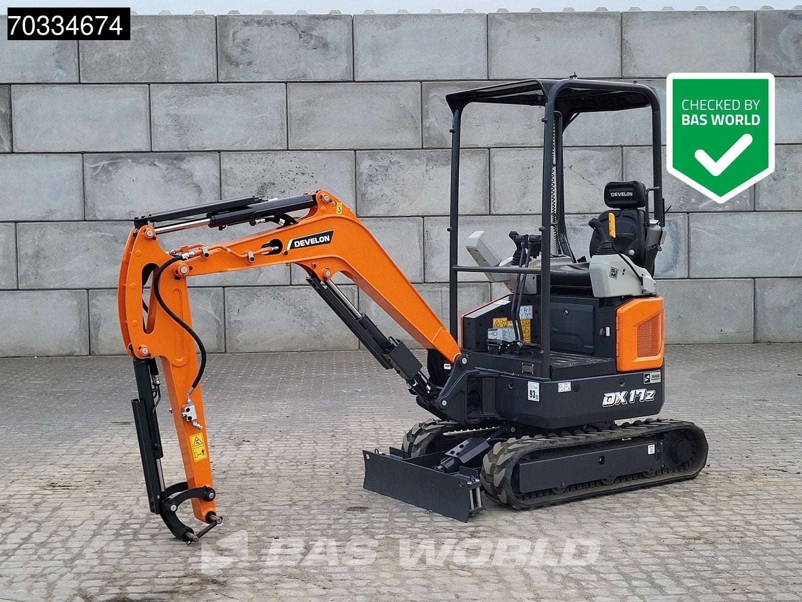 Develon DX17 Z-7, Articles professionnels, Excavatrice