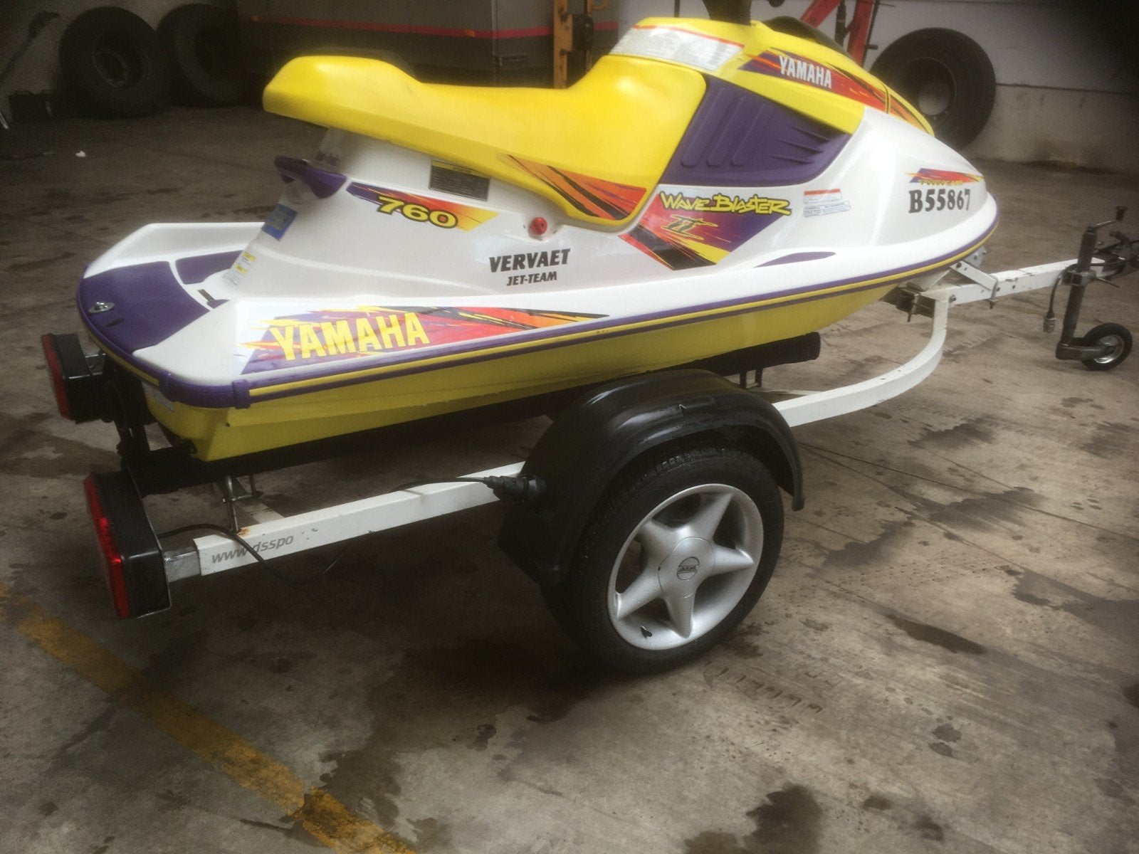 Jet Ski Yamaha, Enlèvement