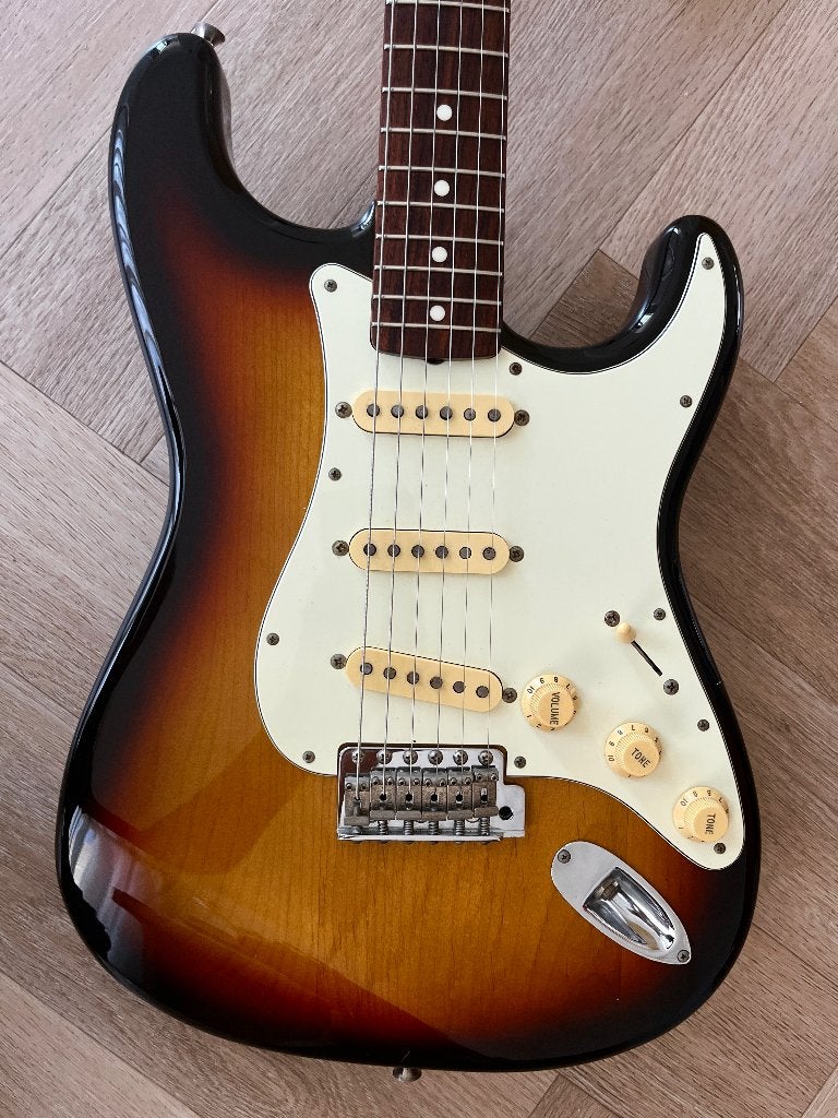 2012 Fender Japan ST62-TX Stratocaster 3-Tone Sunburst MIJ, Muziek en Instrumenten, Snaarinstrumenten | Gitaren | Elektrisch, Ophalen