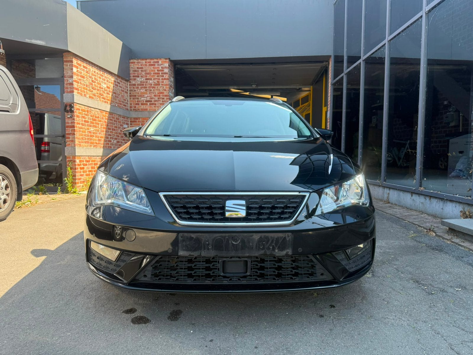 Seat Leon euro 6 ! 80000 km carnet !, Auto's, Seat, Euro 6, 4 cilinders, Zwart, Bedrijf