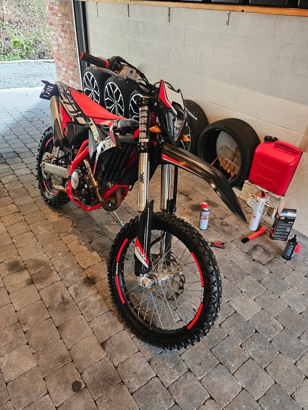 BETA RR125CC LC ENDURO, Motos, 1 cylindre, Jusqu'à 11 kW