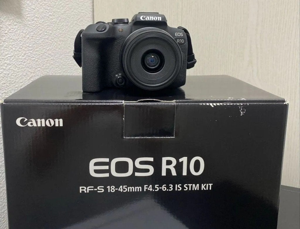 Саnon EOS R10 Кit 18-45 mm IS STM, Canon, Ophalen of Verzenden, Zo goed als nieuw, Bluetooth