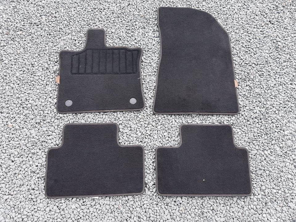 Tapis de sol Renault Captur en velours, Enlèvement