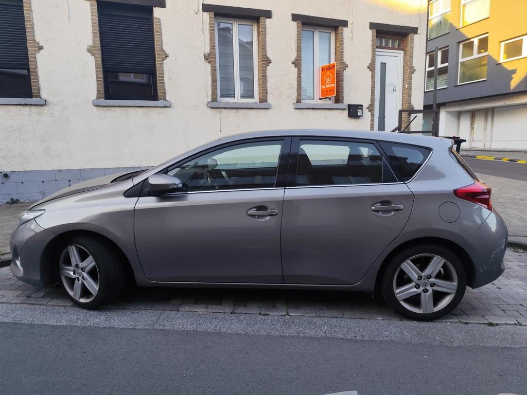 2013 GRIJZE TOYOTA AURIS, Auto's, Achterwielaandrijving, Bluetooth, Particulier, Zilver of Grijs