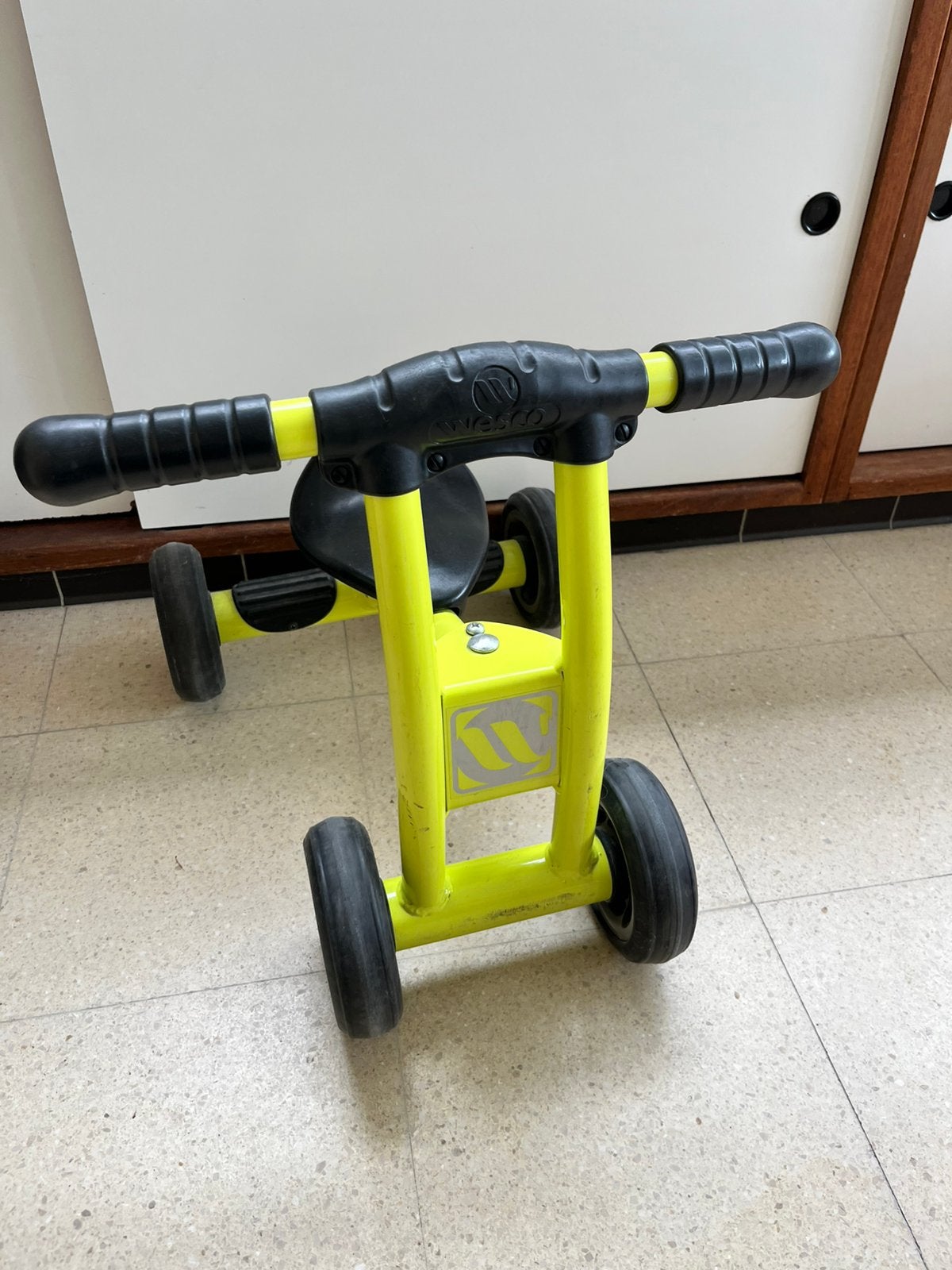 Loopfiets  met 4 wielen peuters merk Wesco, Kinderen en Baby's, Ophalen, Zo goed als nieuw, Loopfiets