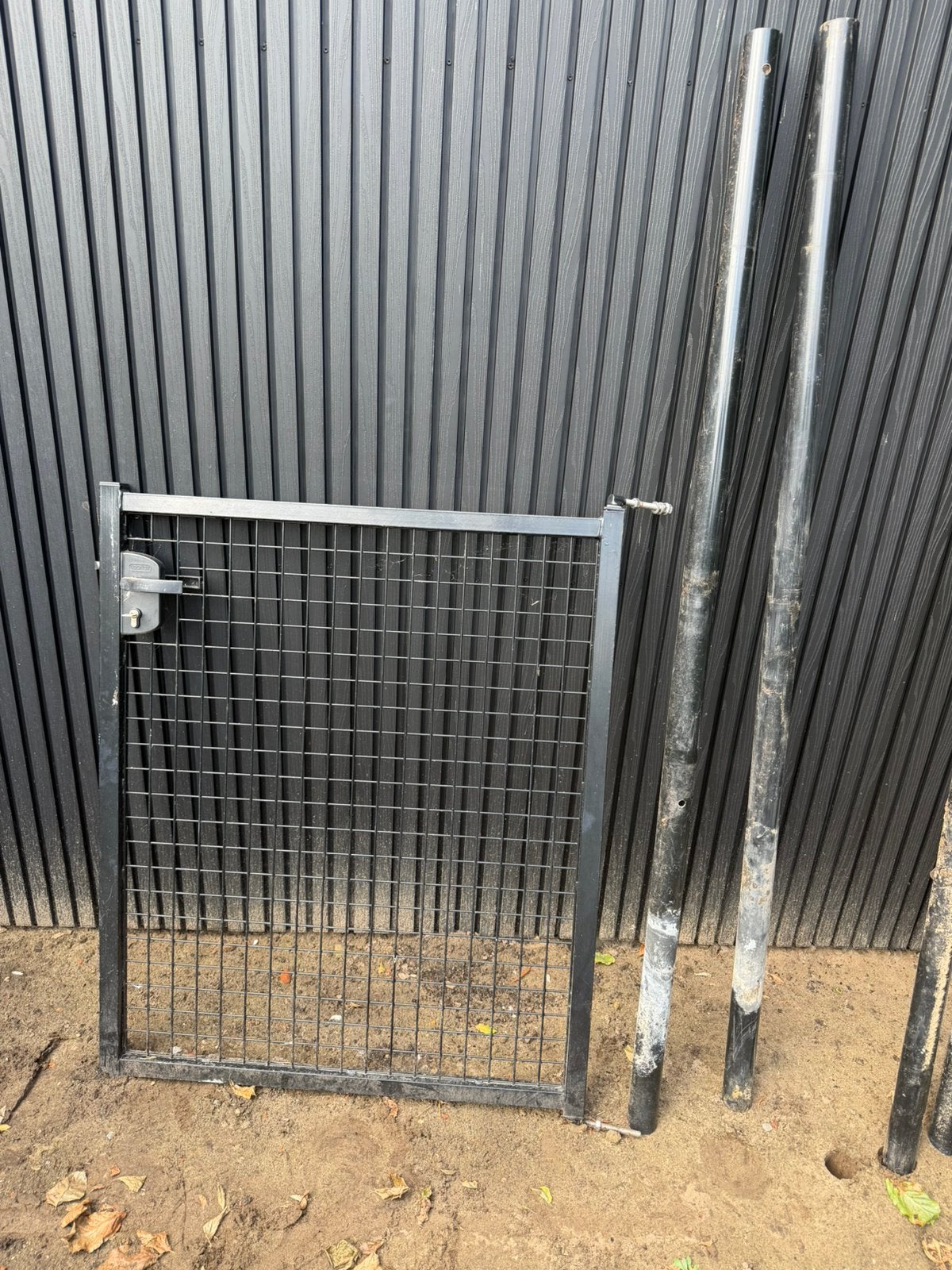 Tuinpoort enkel zwart, 1mB x 1.25mH + palen, Ophalen, 100 tot 150 cm, Zo goed als nieuw, Draaipoort