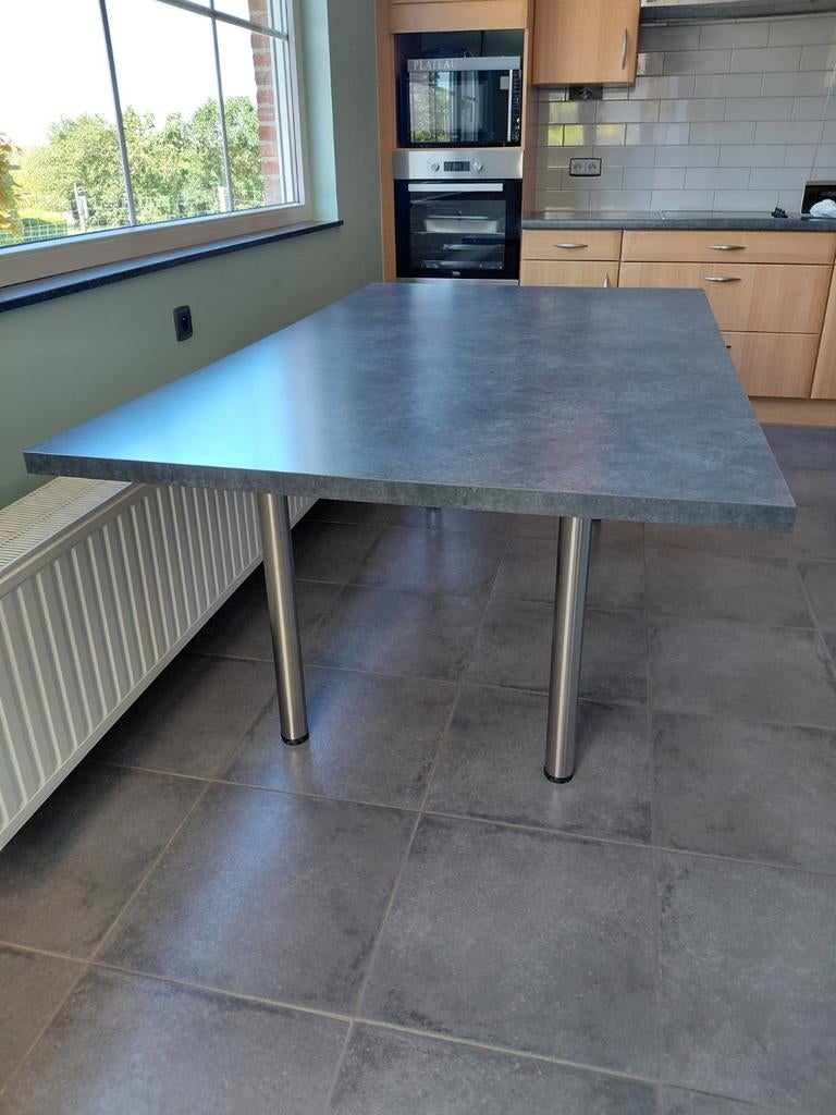 Grote tafel., Ophalen