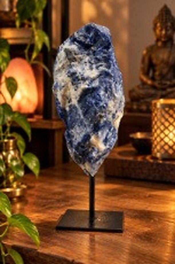 Sodalite sur pied - Pierre précieuse - Minéral, Neuf, Enlèvement ou Envoi, Vanackerestraat 59 - 8560 Wevelgem, Info@asianimport.be