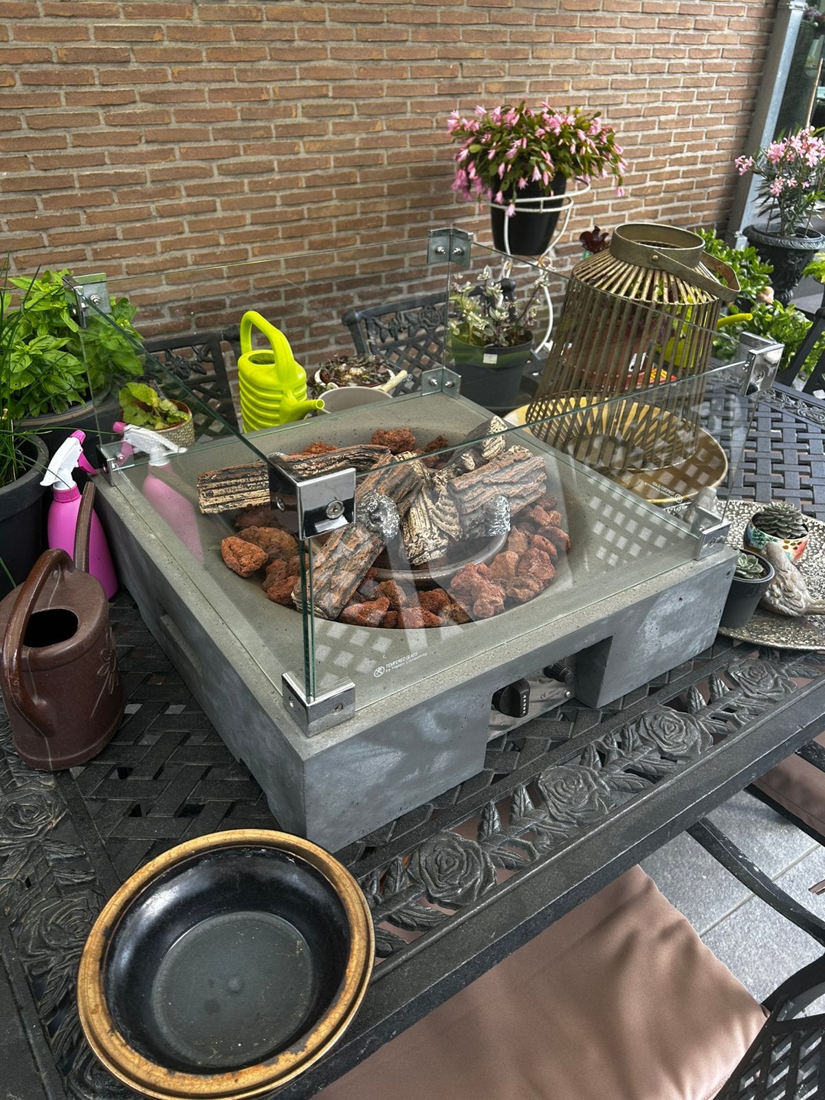 Gas vuurtafel / buitenhaard met glazen ombouw, Ophalen, Nieuw