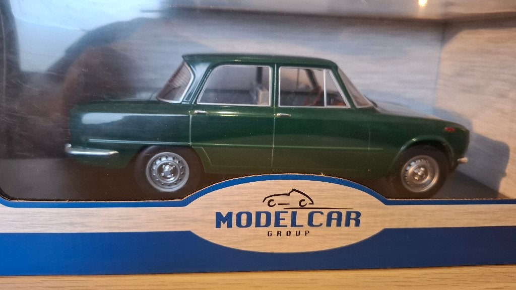 Voiture miniature 1 18, Enlèvement ou Envoi, Comme neuf, Voiture, Autres marques