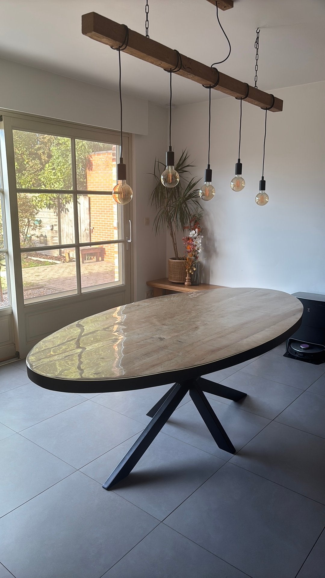 Ovale eettafel met beschermmat, Huis en Inrichting, Tafels | Eettafels, Ophalen, 100 tot 150 cm, 200 cm of meer, Zo goed als nieuw