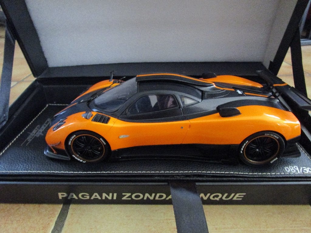 peako pagani zonda cinque 1:18, Enlèvement ou Envoi, Utilisé, Voiture, Autres marques