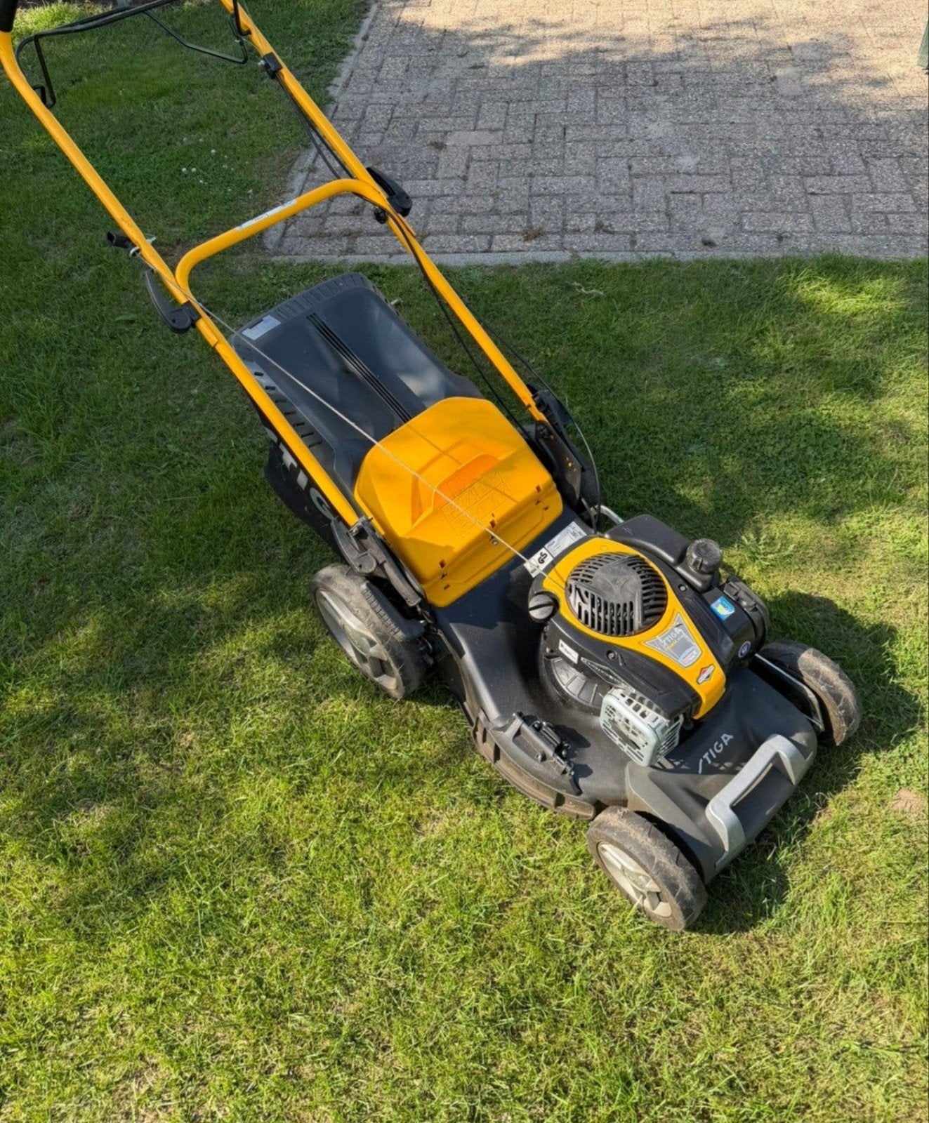 stiga grasmaaier benzine, Tuin en Terras, Grasmaaiers, Ophalen