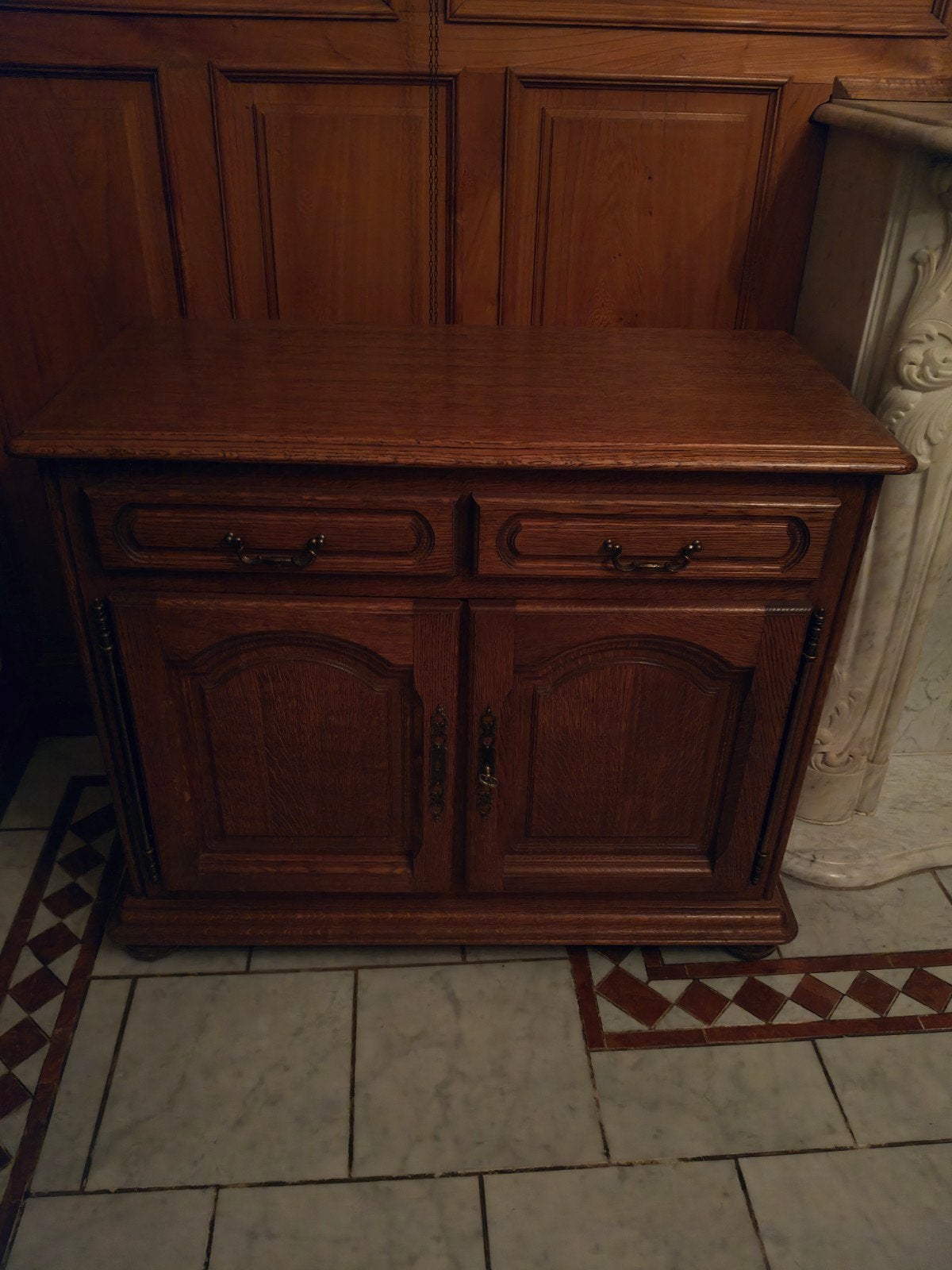 Landelijk Eiken Kastje met laden en deuren - Perfecte staat, Huis en Inrichting, Ophalen