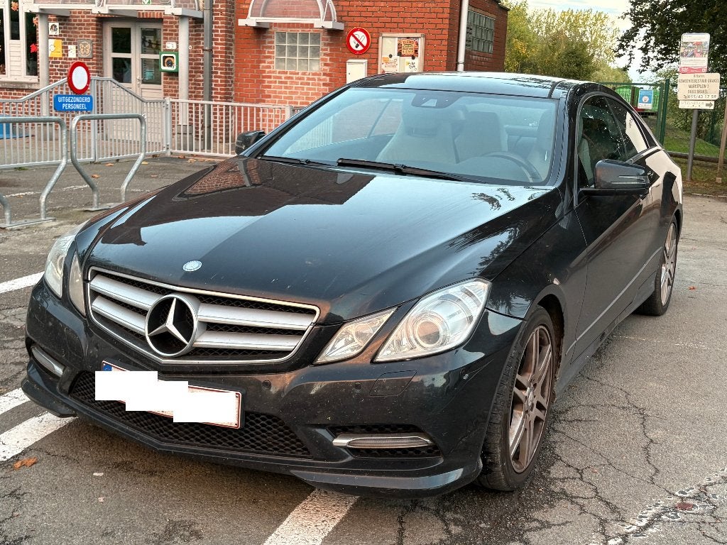 Mercedes-Benz E 220, Autos, Cuir, Euro 5, Achat, 2 portes