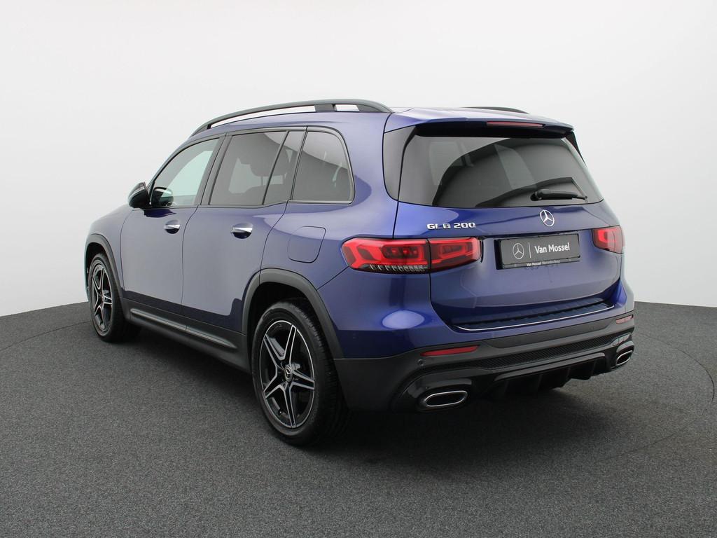 Mercedes-Benz GLB 200 AMG LINE + PANORAMISCH DAK + MULTIBEAM, Stof, Zwart, 4 cilinders, Blauw