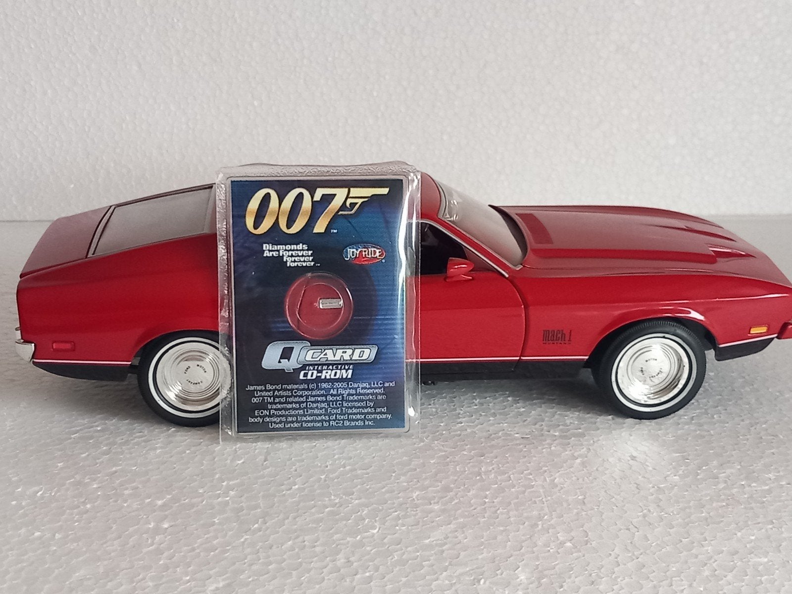 FORD MUSTANG MACH 1. JAMES BOND .ERTL 1/18, ERTL