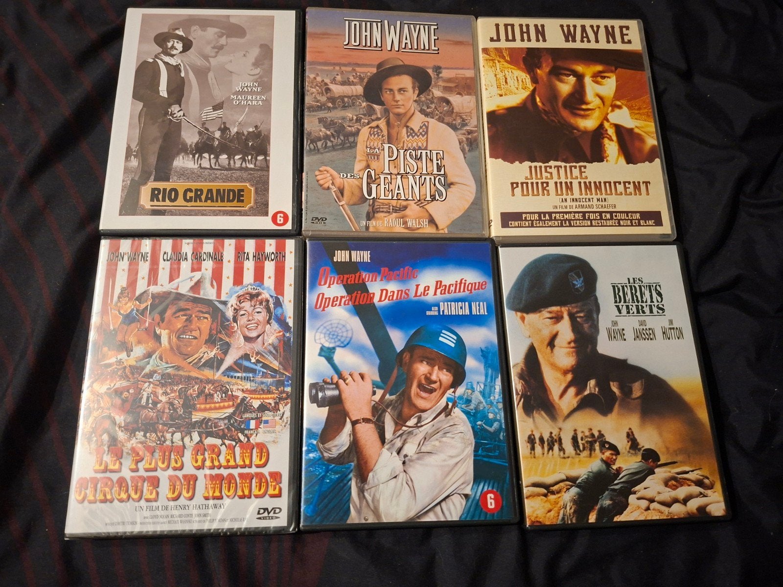 A vendre en dvd liste évolutive John Wayne, Enlèvement ou Envoi, Guerre, À partir de 9 ans, Comprend un boîtier