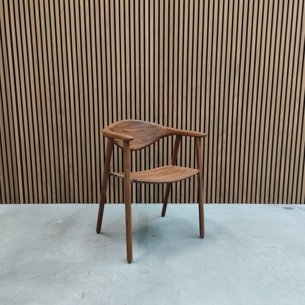 Artisan Naru Stoel - European Walnut, Antiquités & Art, Enlèvement ou Envoi