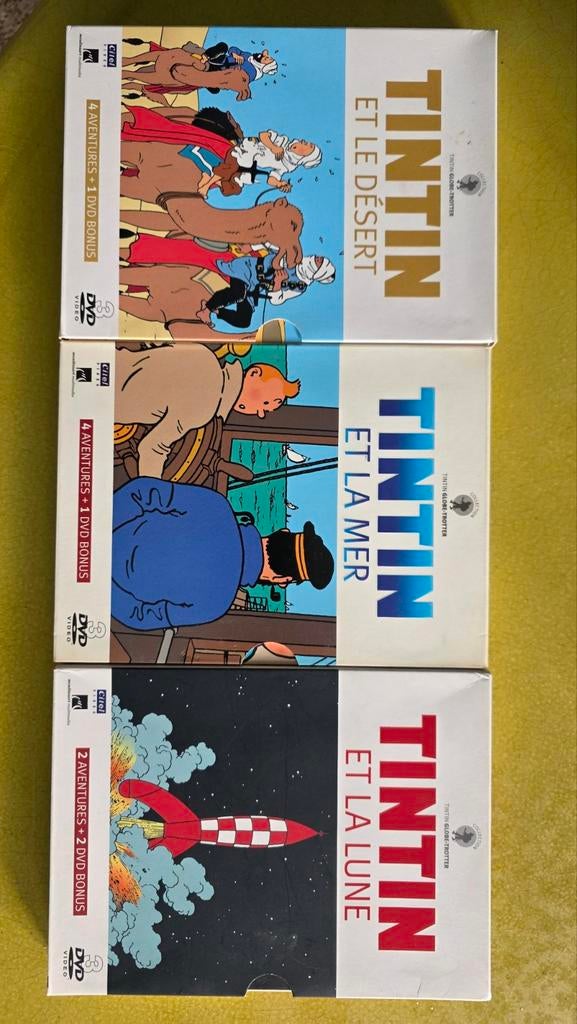 Beaucouo de DVD et coffrets ... a Velaines près de Tournai, Enlèvement