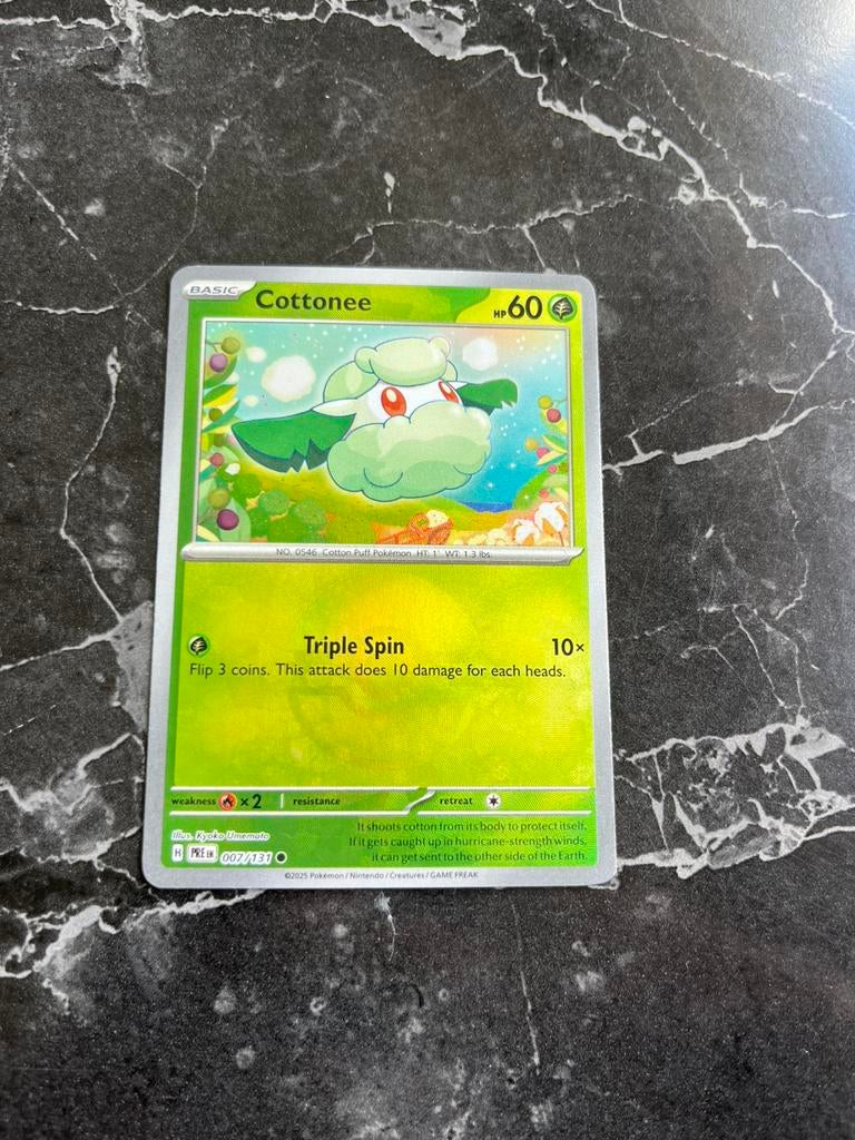 Cottonee 007/131 Prismatic Evolutions Pokeball, Enlèvement ou Envoi, Comme neuf