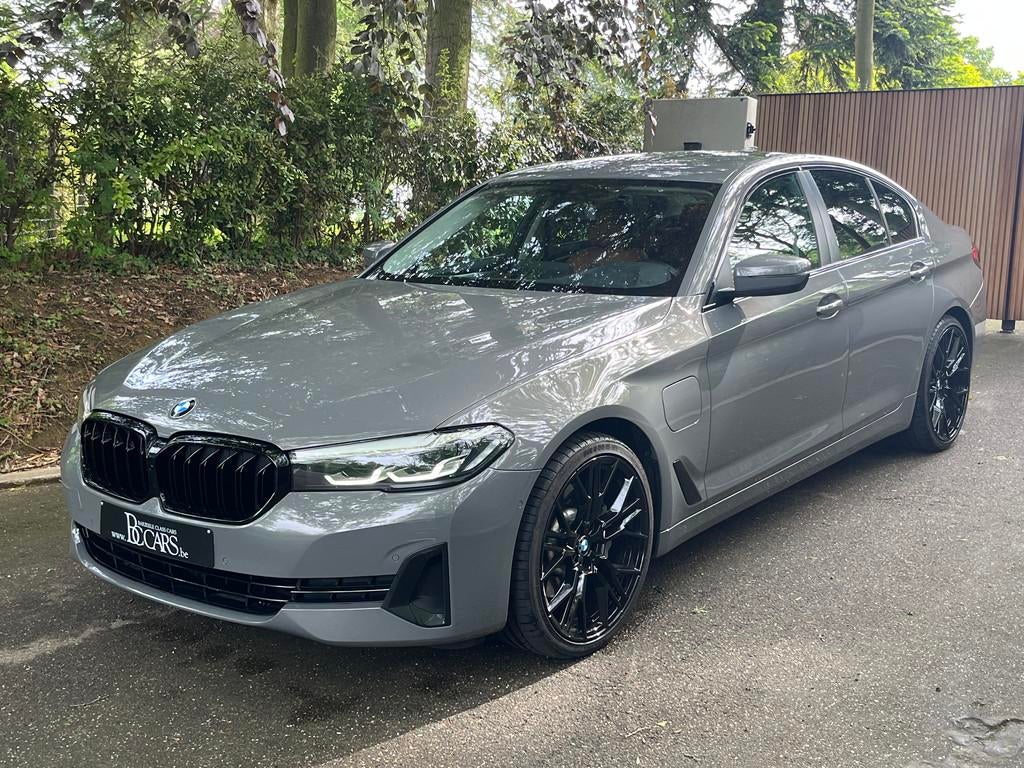 BMW 5 Serie 530 M-Facelift-Cockpit Pro-Navi Prof-Zetelverw-C, Autos, BMW, Cuir, Carnet d'entretien, 1998 cm³, 4 cylindres