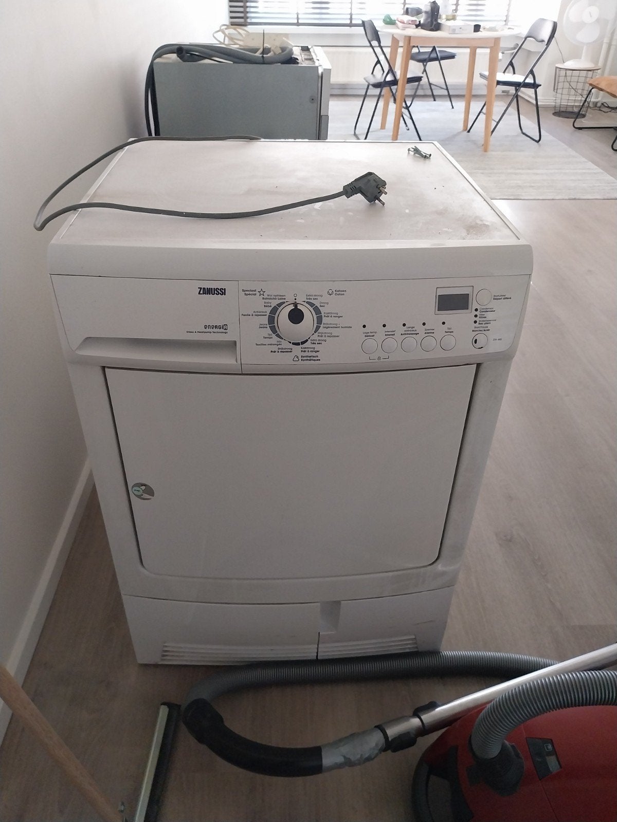 droogkast Zanussi, Ophalen