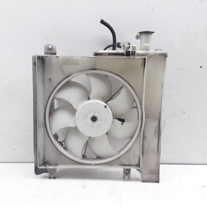 VENTILATEUR C Toyota Aygo (B10) (01-2005/05-2014), Dhr. M. Roggen, Toyota, Stadsweg 37 37
9917 PV  WIRDUM GR., NL, Utilisé