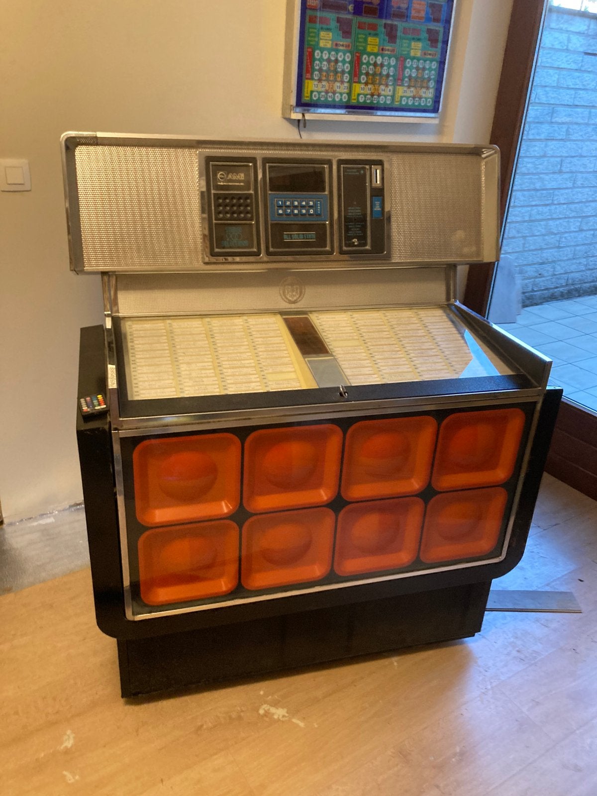 Juke box ami des annees 70, Collections, Machines | Jukebox, Utilisé, Ami, Avec singles, Enlèvement
