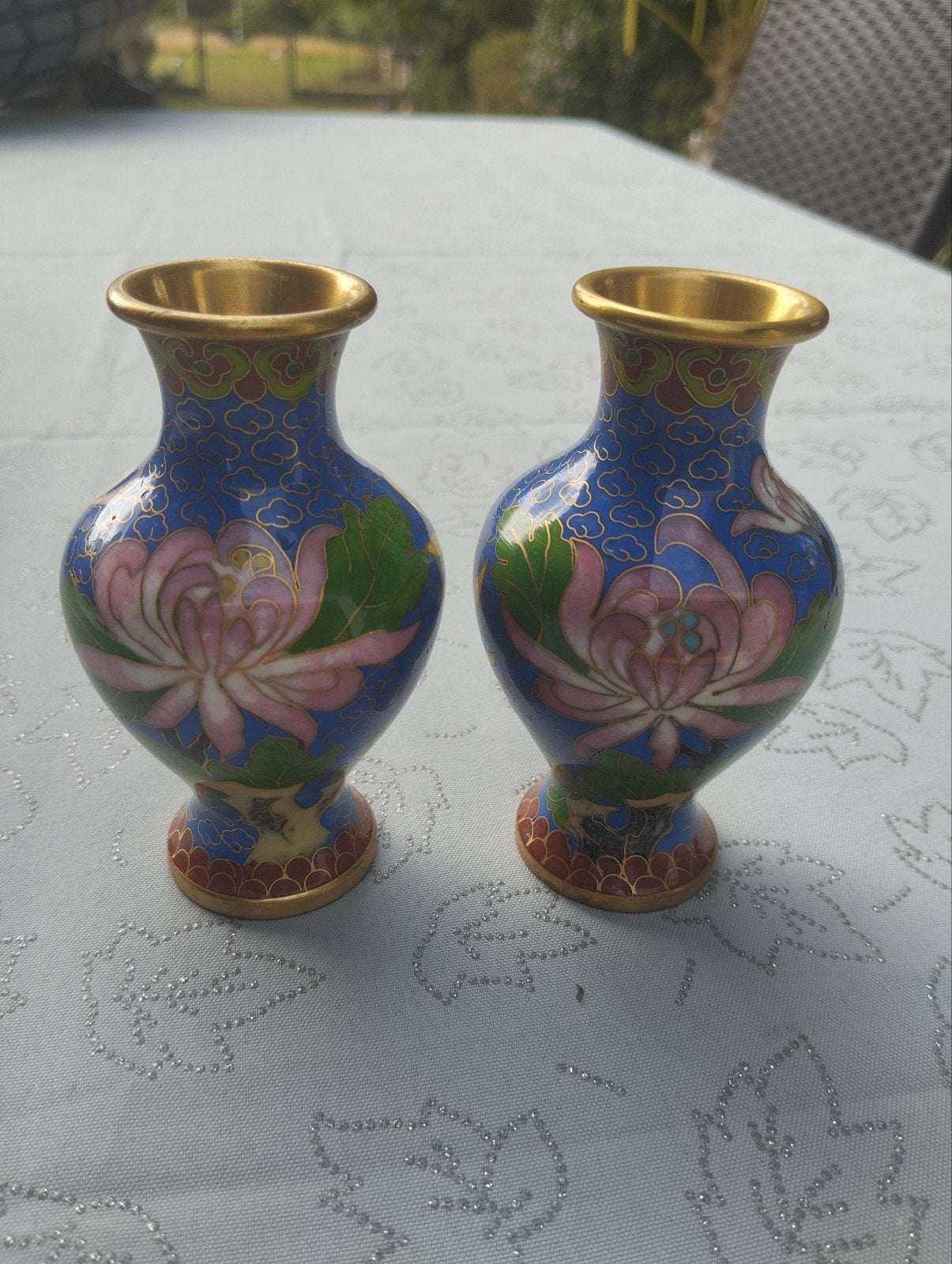 Set van twee kleine Chinese vaasjes, Ophalen