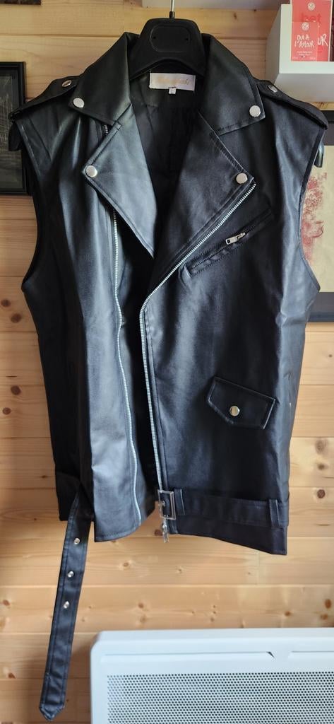 Gilet imitation cuir NEUF
