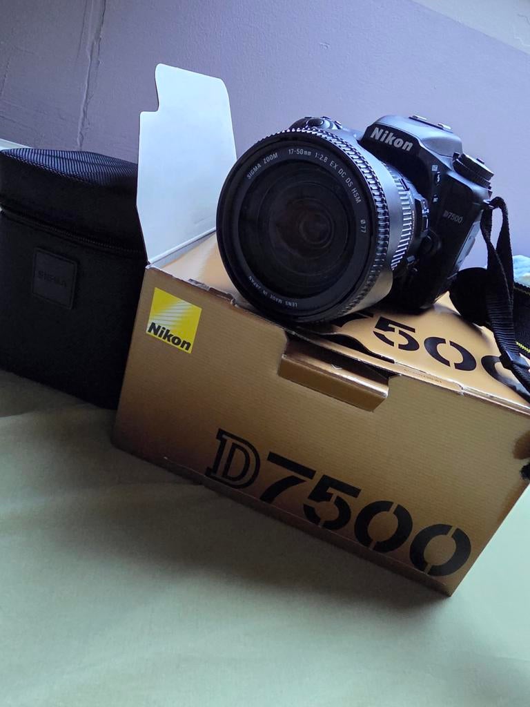 Nikon D7500, Ophalen, Nikon