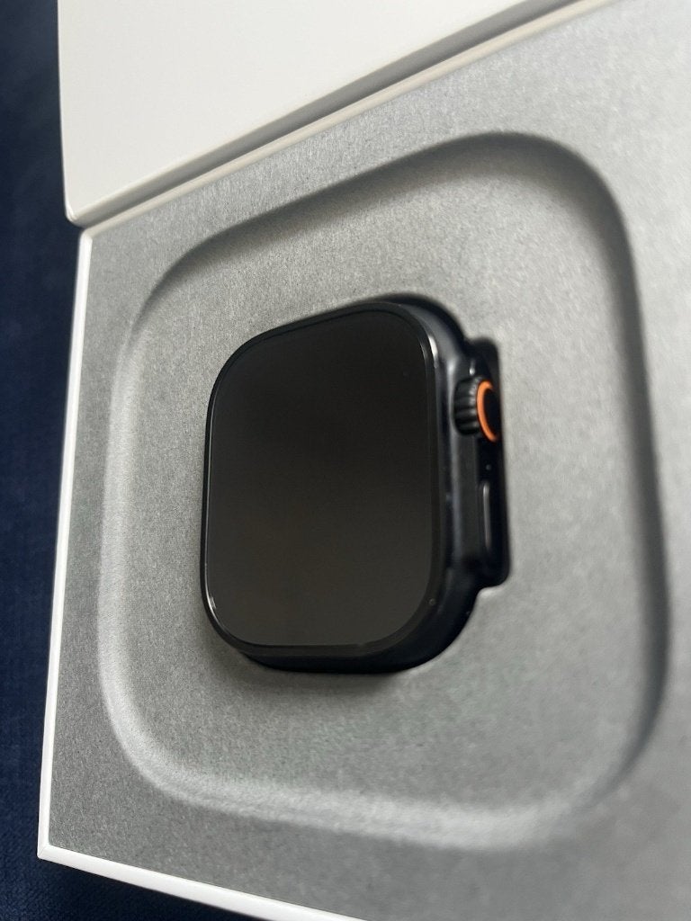 Apple Watch Ultra 3 Cellular — 49 mm, titane noir, Enlèvement ou Envoi, Comme neuf, Noir