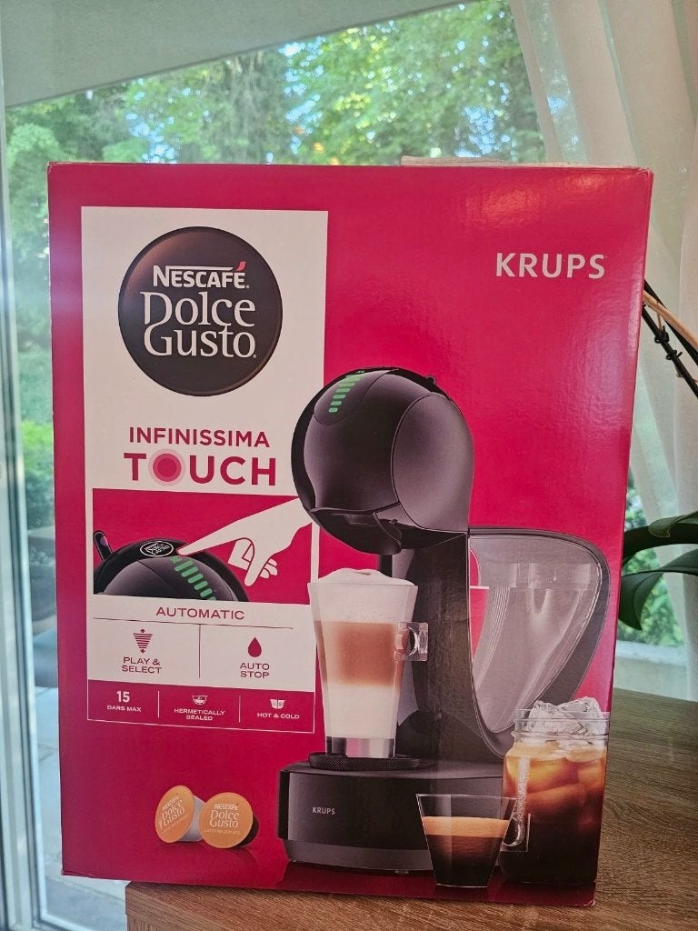 Making coffee, Réservoir d'eau amovible, Comme neuf, Dosettes et capsules de café, 2 à 4 tasses