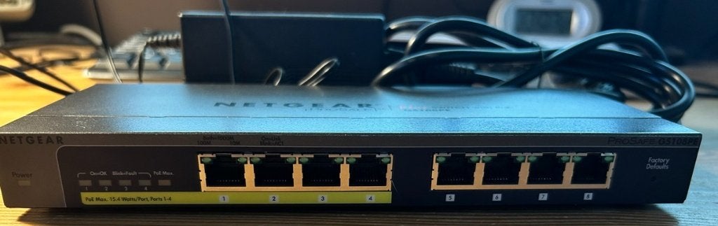 Switch Ethernet GS108PE V2, Ophalen of Verzenden, Gebruikt