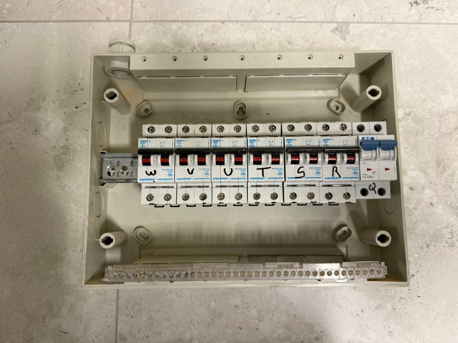 Elektriciteitskast - verdeelkast - zekeringkast, Doe-het-zelf en Bouw, Ophalen, Zo goed als nieuw