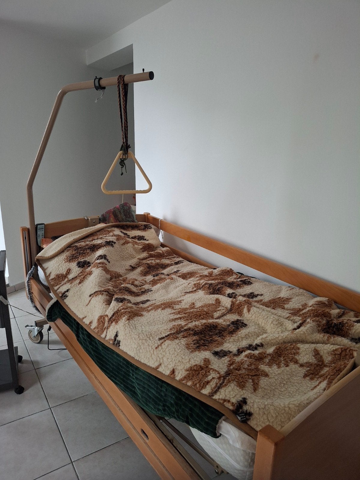 lit médicalisé électrique, Divers, Enlèvement, Comme neuf