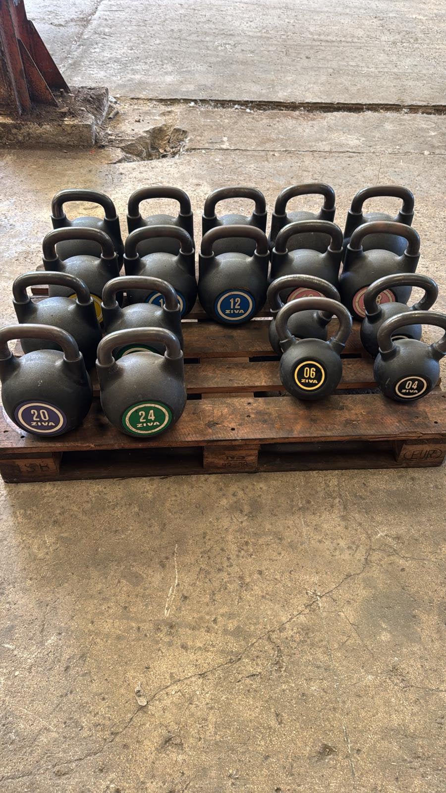 Ziva kettlebellset 4 tm 24 kg (114 kg), Sport en Fitness, Ophalen, Zo goed als nieuw
