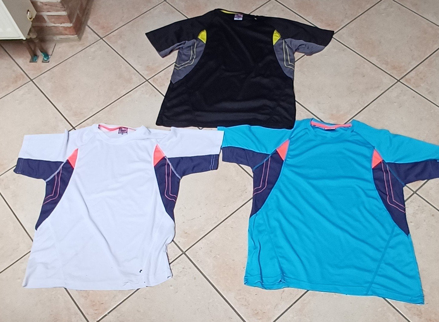 un lot de 3 pour 9 € t-shirts de sport à manches courtes,, Kleding | Heren, Heren-kledingpakketten