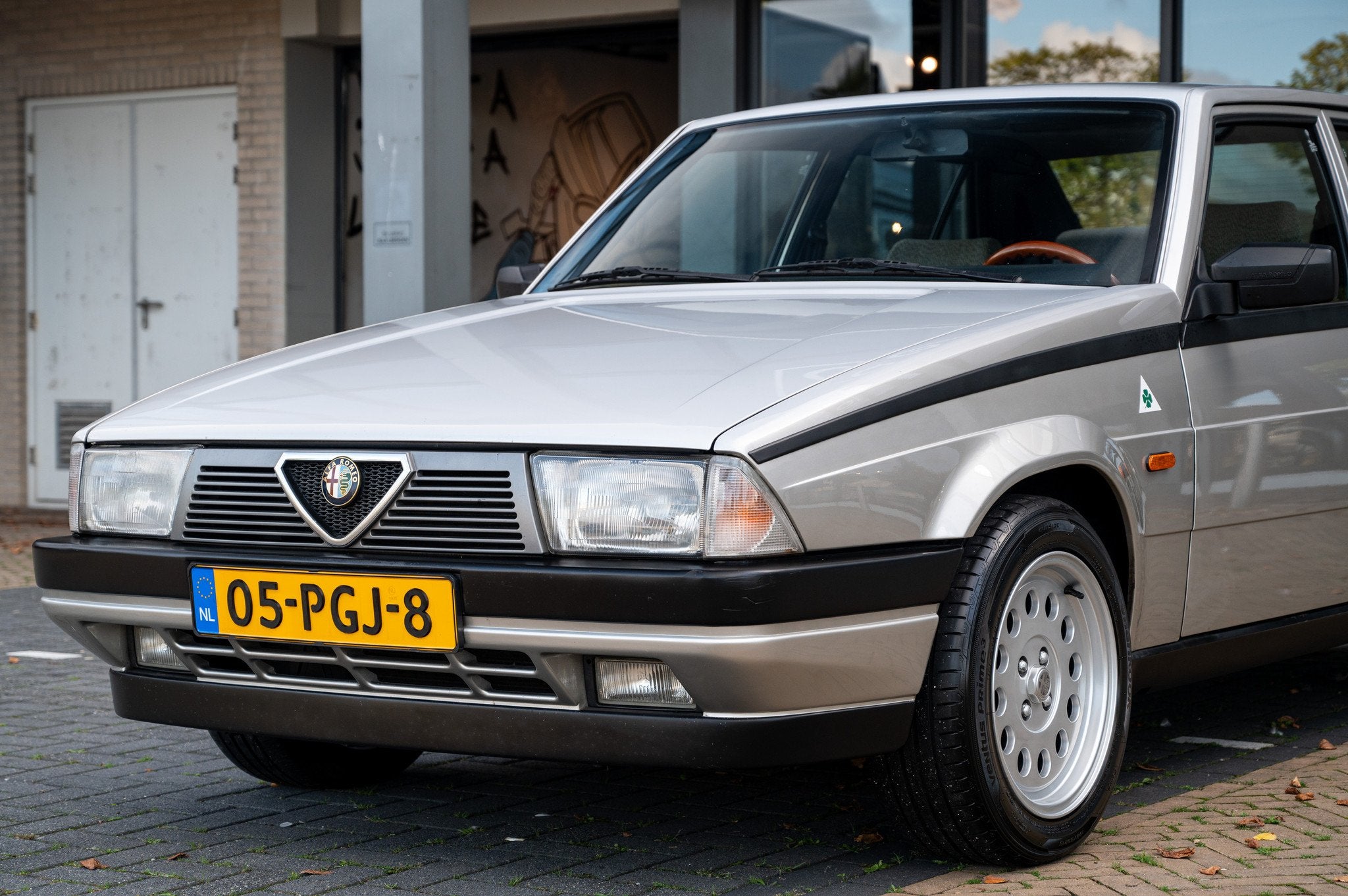 Alfa Romeo 75 1,6 (bj 1986), Auto's, 4 deurs, Stof, Gebruikt, 4 cilinders