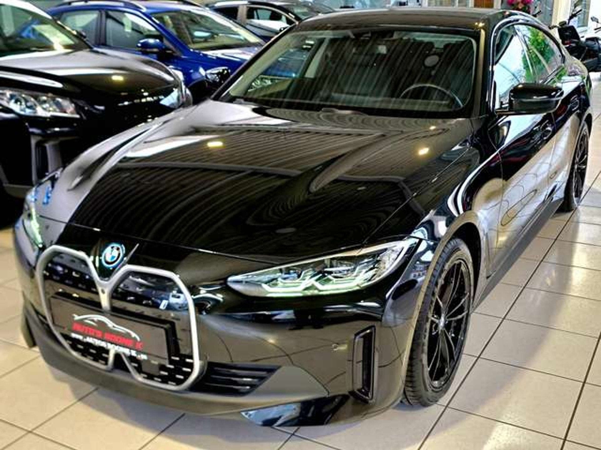BMW i4 i4 eDrive/360°Camera / 8j✔️ garantie / Eerste Ei, Auto's, Dealer onderhouden, Gebruikt, Zwart, 5 deurs