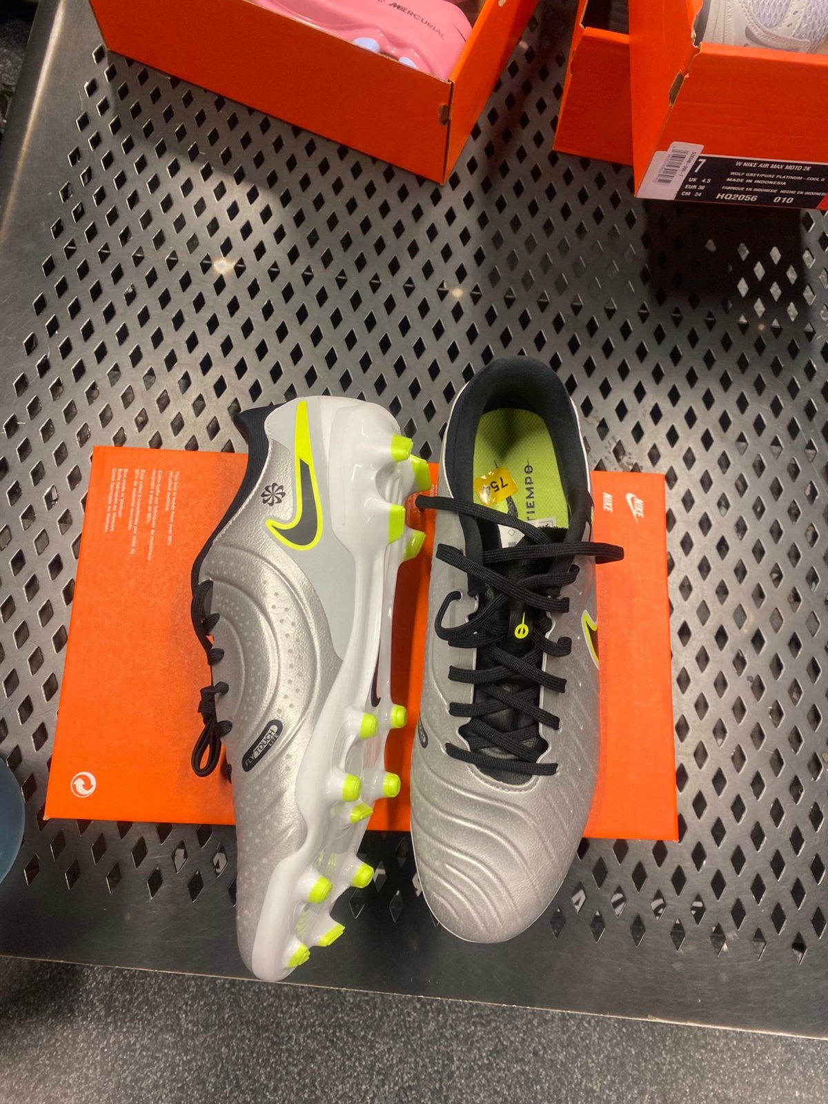Chaussure de foot, Sports & Fitness, Envoi, Neuf, Chaussures