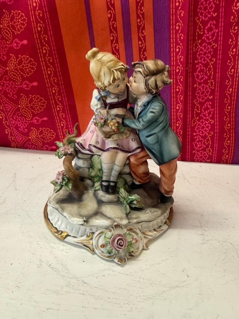 Porcelaine signée Capodimonte, Enlèvement