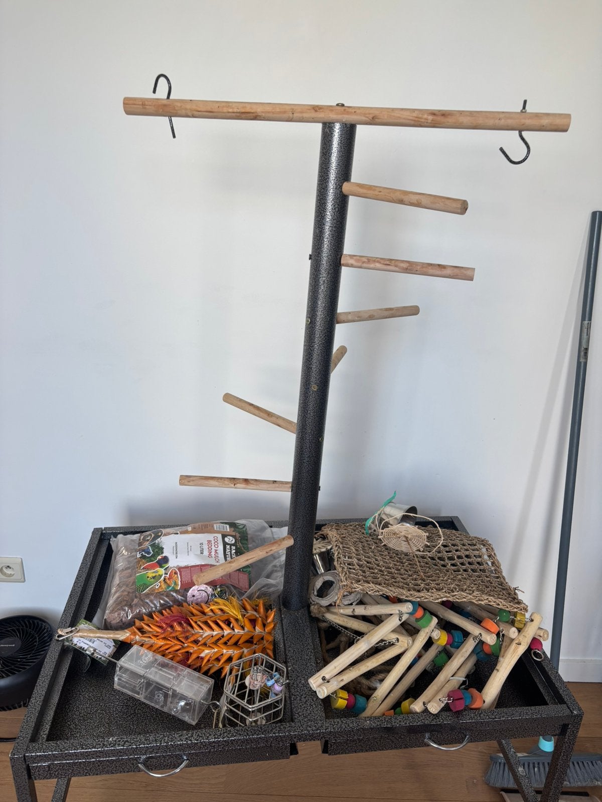 Speelstand voor papegaaien + extra speelgoed, Ophalen, Gebruikt, Overige typen