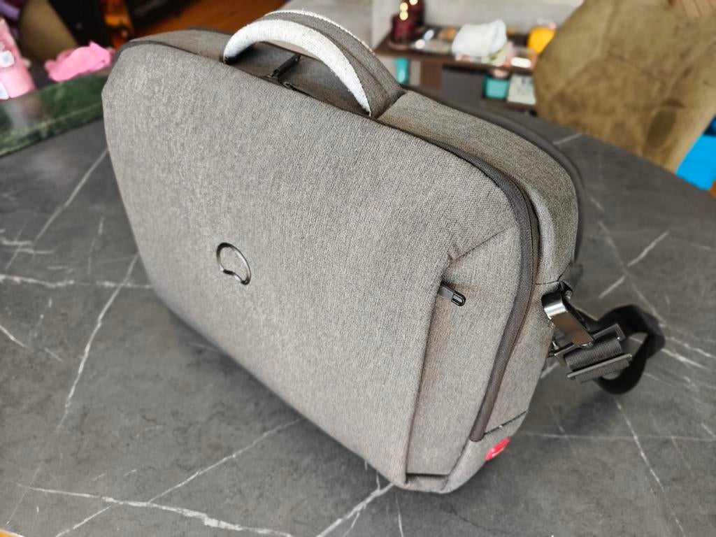Sacoche pour ordinateur portable 19 pouces Delsey avec 2 gra, Enlèvement ou Envoi, 17 pouces ou plus, Utilisé, Sac à bandoulière