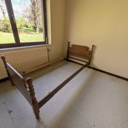 Cadre de lit ancien en bois, Enlèvement