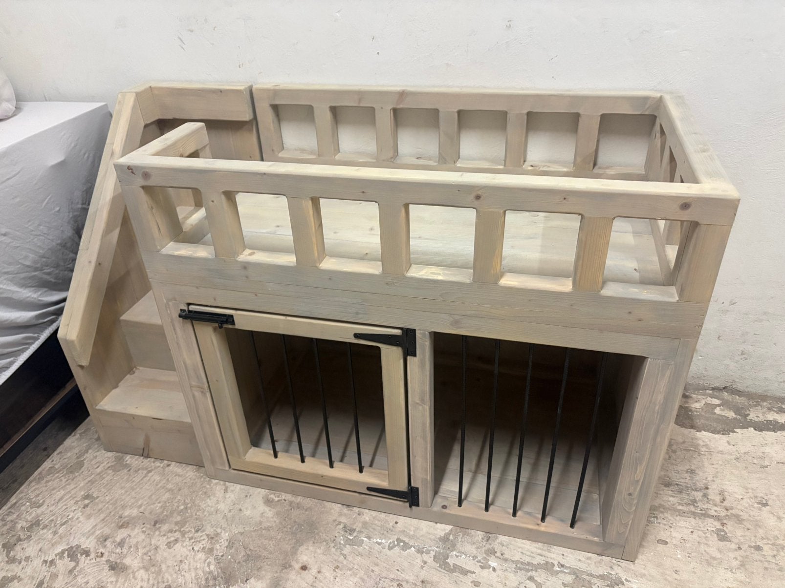 Hondenhok met dakterras voor in interieur, Enlèvement, Comme neuf, Niche à chien