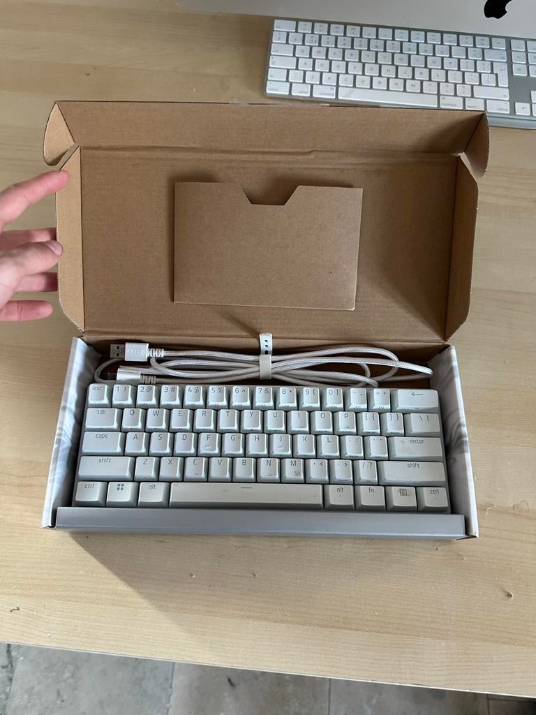Razer hutsman mini + witte gaming muis met draad, Ophalen, Zo goed als nieuw