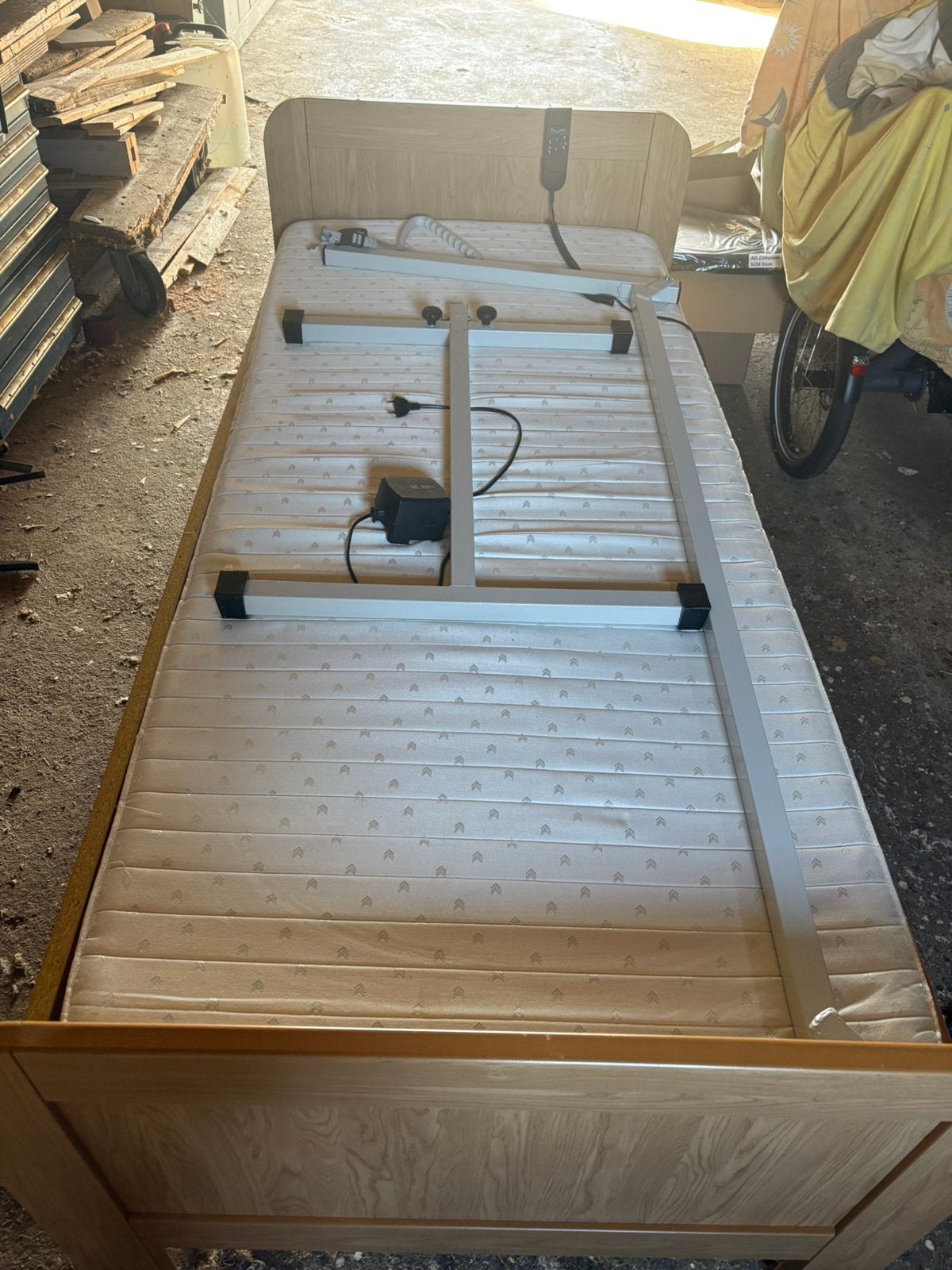 1persoons bed, Tuin en Terras, Ophalen, Gebruikt
